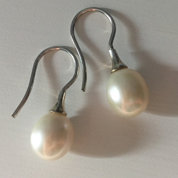 Blue Nile Jewelry - Freshwater Cultured Teardrop Pearl Drop Earrings